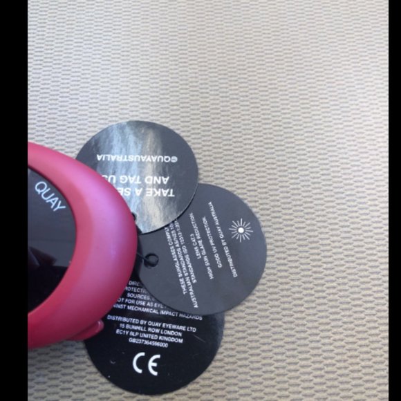 NWT Quay 60s Style Mod Sunglasses One Size - Picture 4 of 5